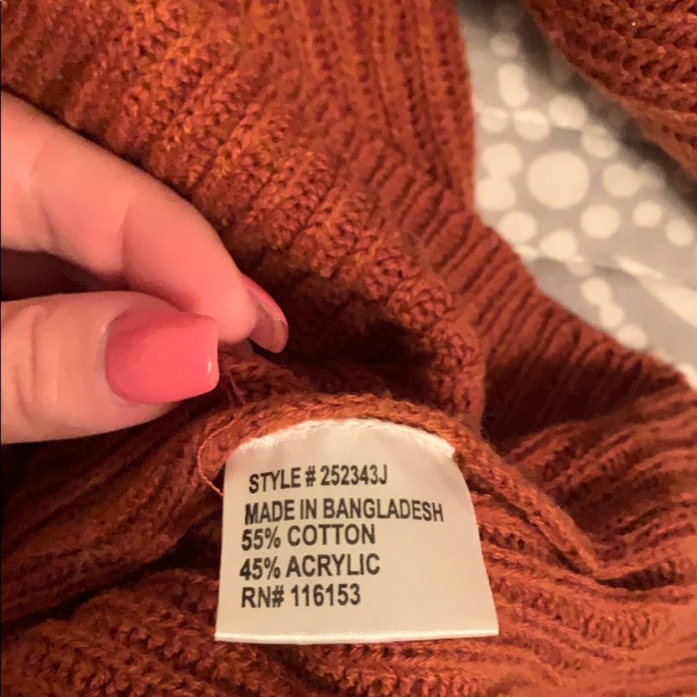 Sweater - Picture 4 of 4